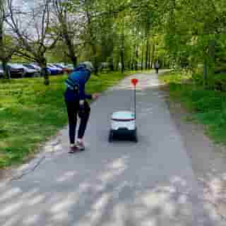 Begegnung mit einem Lieferroboter