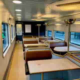 Speisewagen leer, VR-Design mit Eule