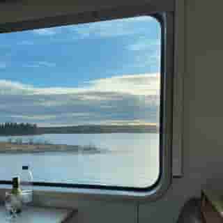 Blick aus dem Zugfenster auf den Torneälven