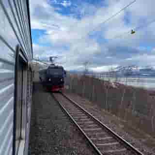 Zugskreuzung im Gebirge