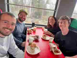 Blick auf die Reisegesellschaft