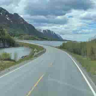 Kurvige E10 auf den Lofoten