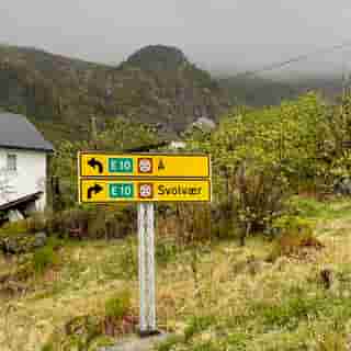 Wegweiser Richtung Å und Svolvær