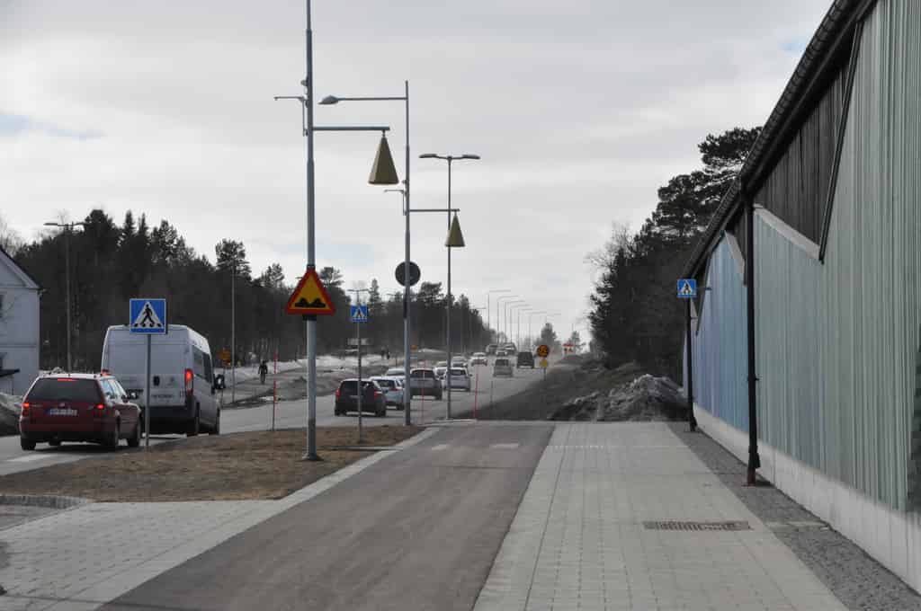 Strasse ins neue Stadtzentrum von Kiruna