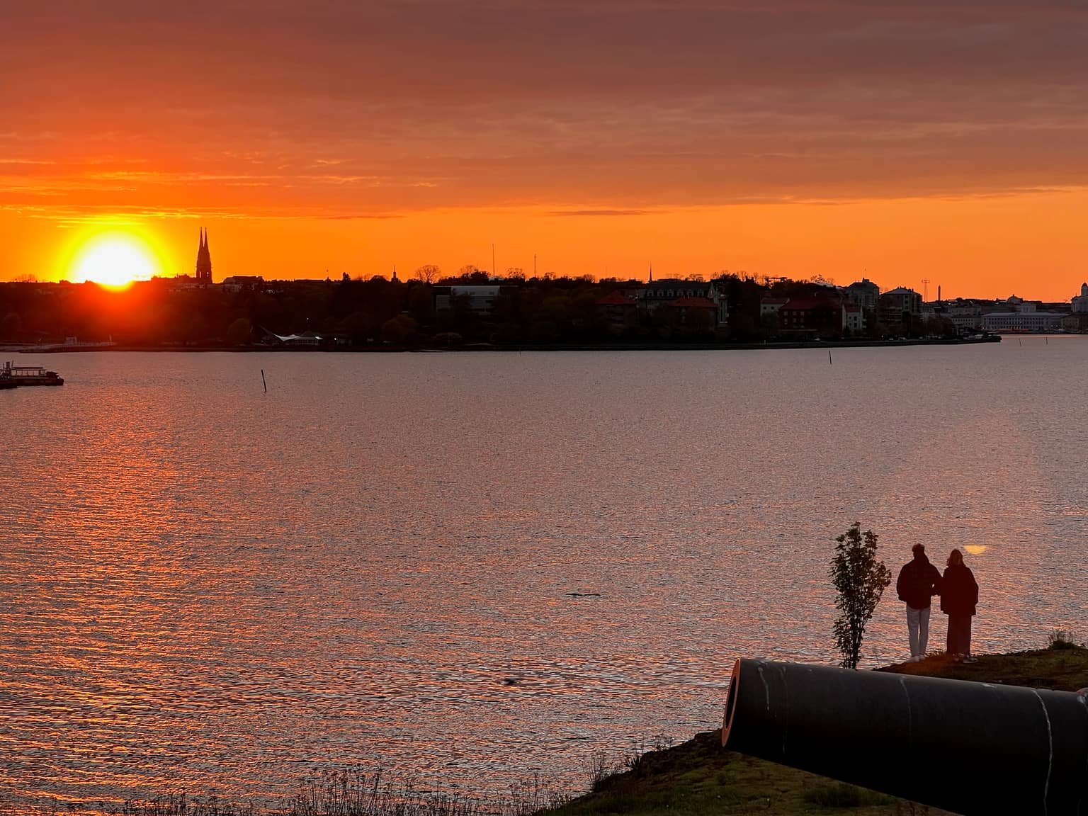 Abendstimmung mit Silhouetten
