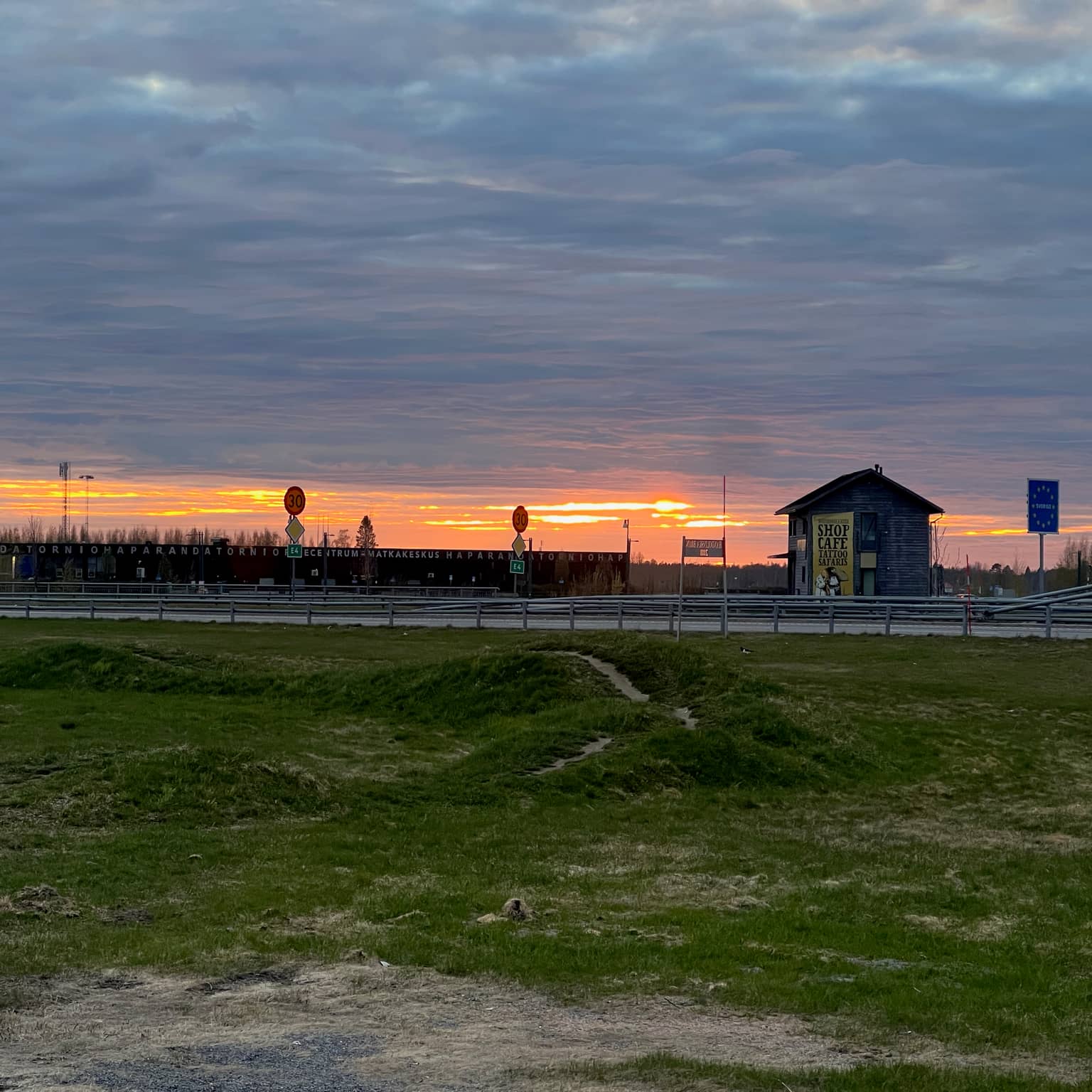 Abendstimmung an der Grenze zwischen Finnland und Schweden